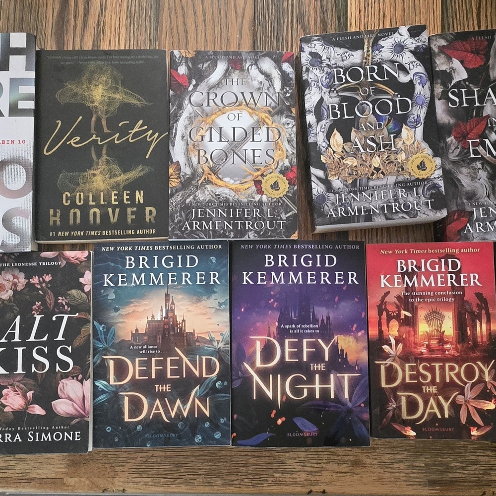 Lots Of Books In Perfect Condition - Picture 2 of 3